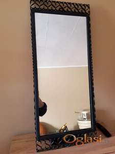 Zidno ogledalo